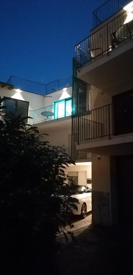 New Marina Apartments Torri Del Benaco Exterior foto